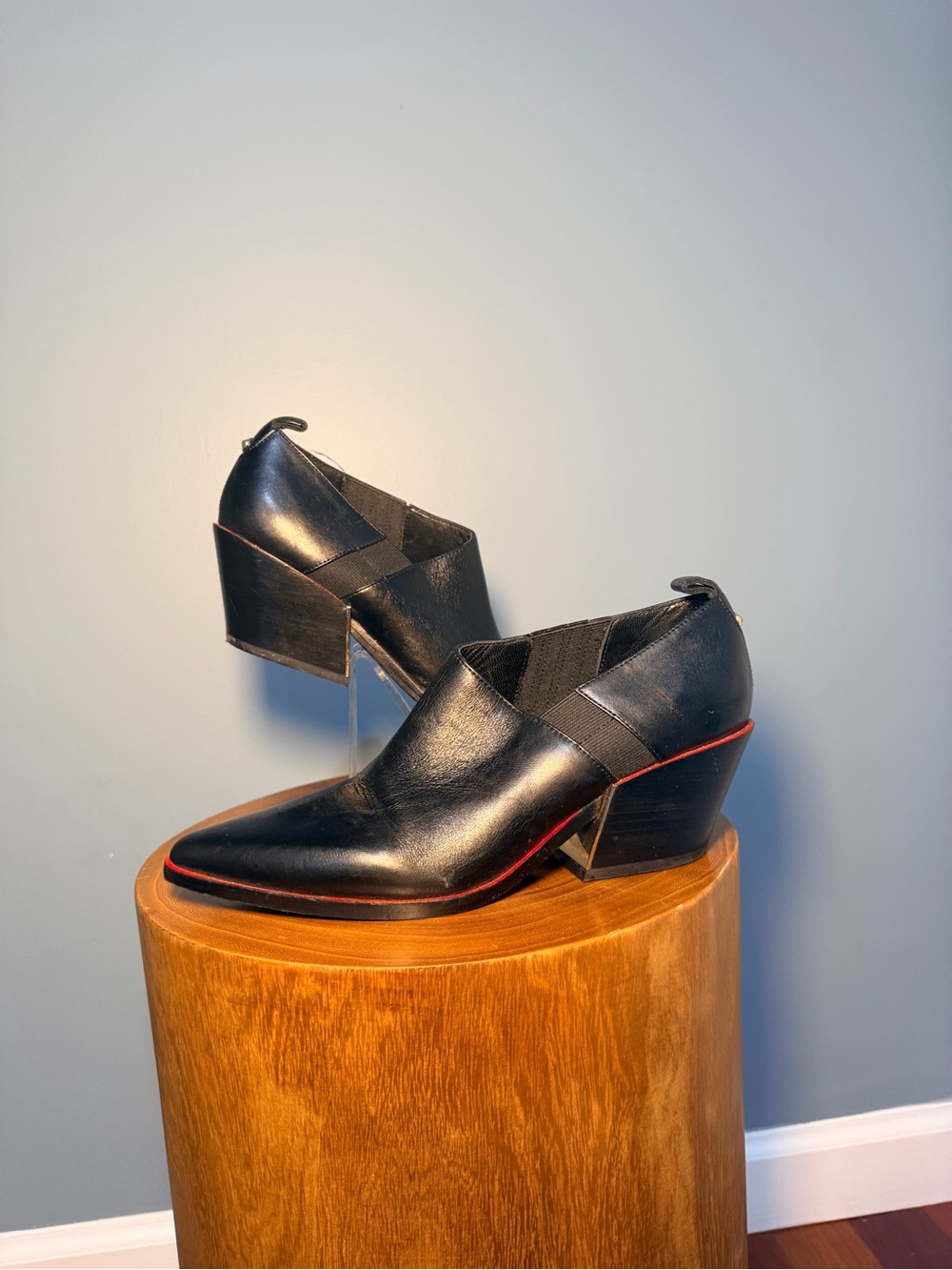 Sigerson Morrison Black Leather Pointed Toe Ankle Booties 7.5 Italy - Picture 2 of 9